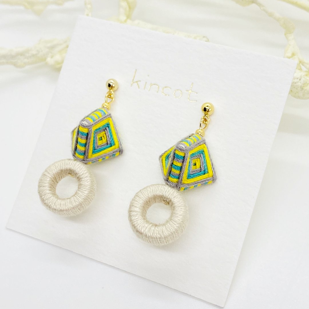 Bobbin Hoop Earrings [Beige] - 耳环/耳夹 - 绣线 多色