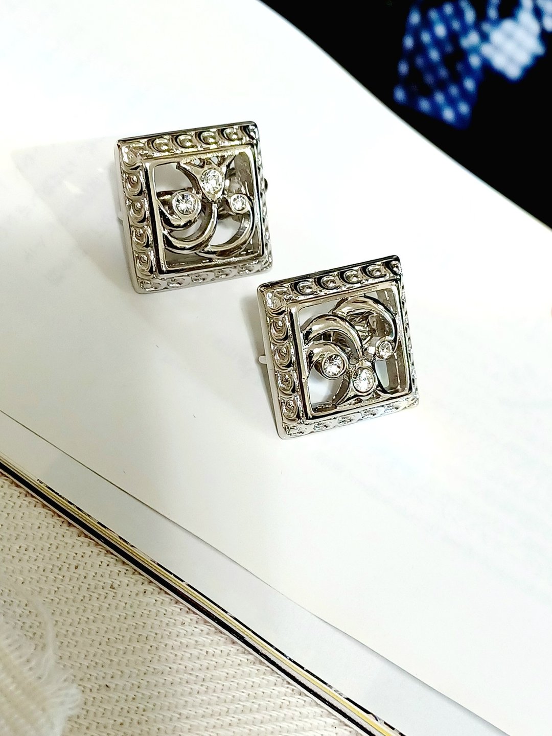 vintage jewelry  金属方形篓空花卉夹式耳环 - 耳环/耳夹 - 其他金属 