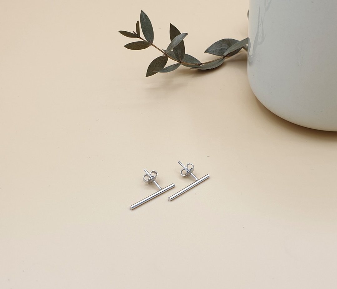 简约银耳环 - 送给她的礼物 LittleMe Jewelry - 耳环/耳夹 - 其他金属 银色