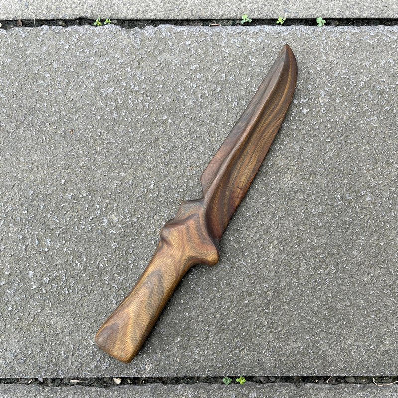 我贩剑　妖刀　翫青　绿檀收藏艺品　魔剑纸镇　精灵匕首 小刀 - 摆饰 - 木头 绿色