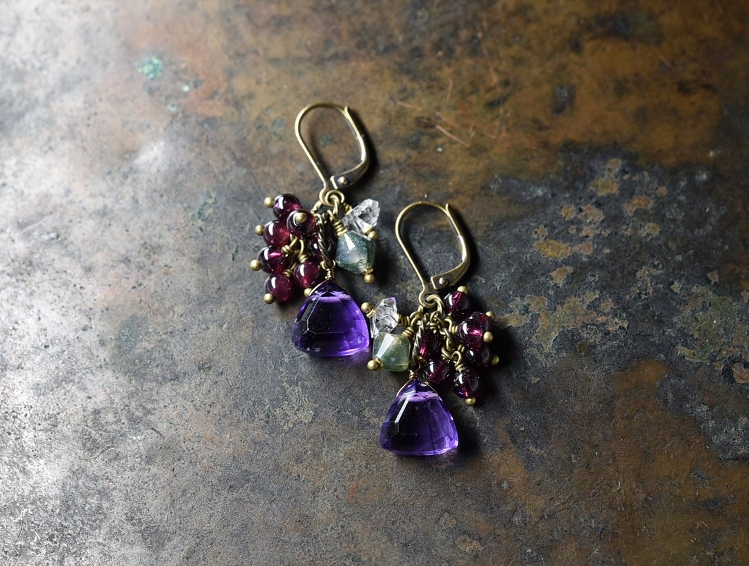 Zambian amethyst and rugged garnet, herkimer diamonds, moss agate earrings - 耳环/耳夹 - 宝石 紫色