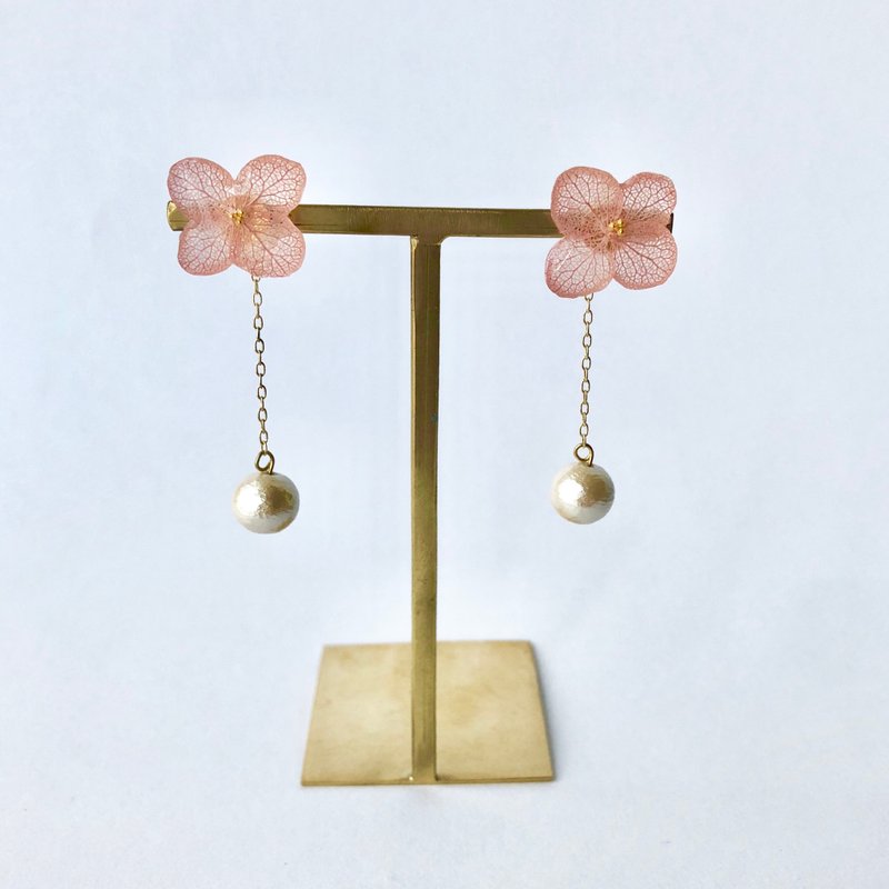 Hydrangea earrings and long pearl catch vintage pink - 耳环/耳夹 - 植物．花 粉红色
