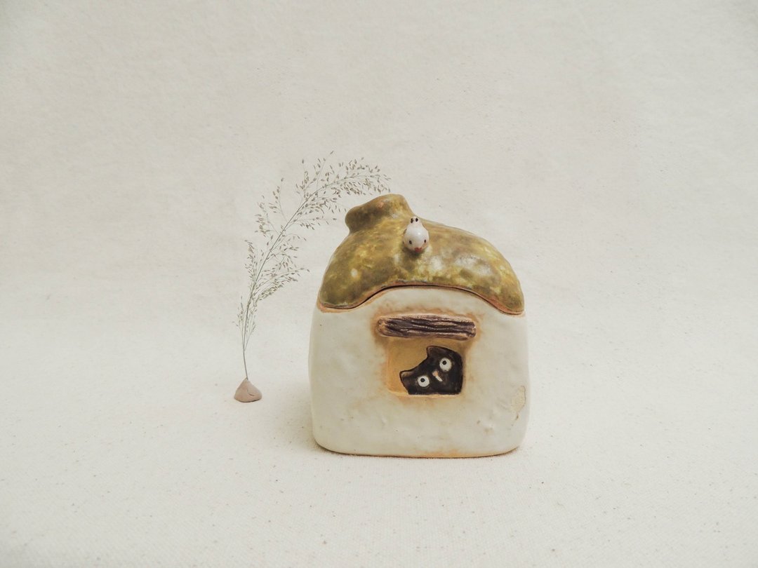陶艺手作-林中小屋-陶房罐 - 香薰/精油/线香 - 陶 卡其色