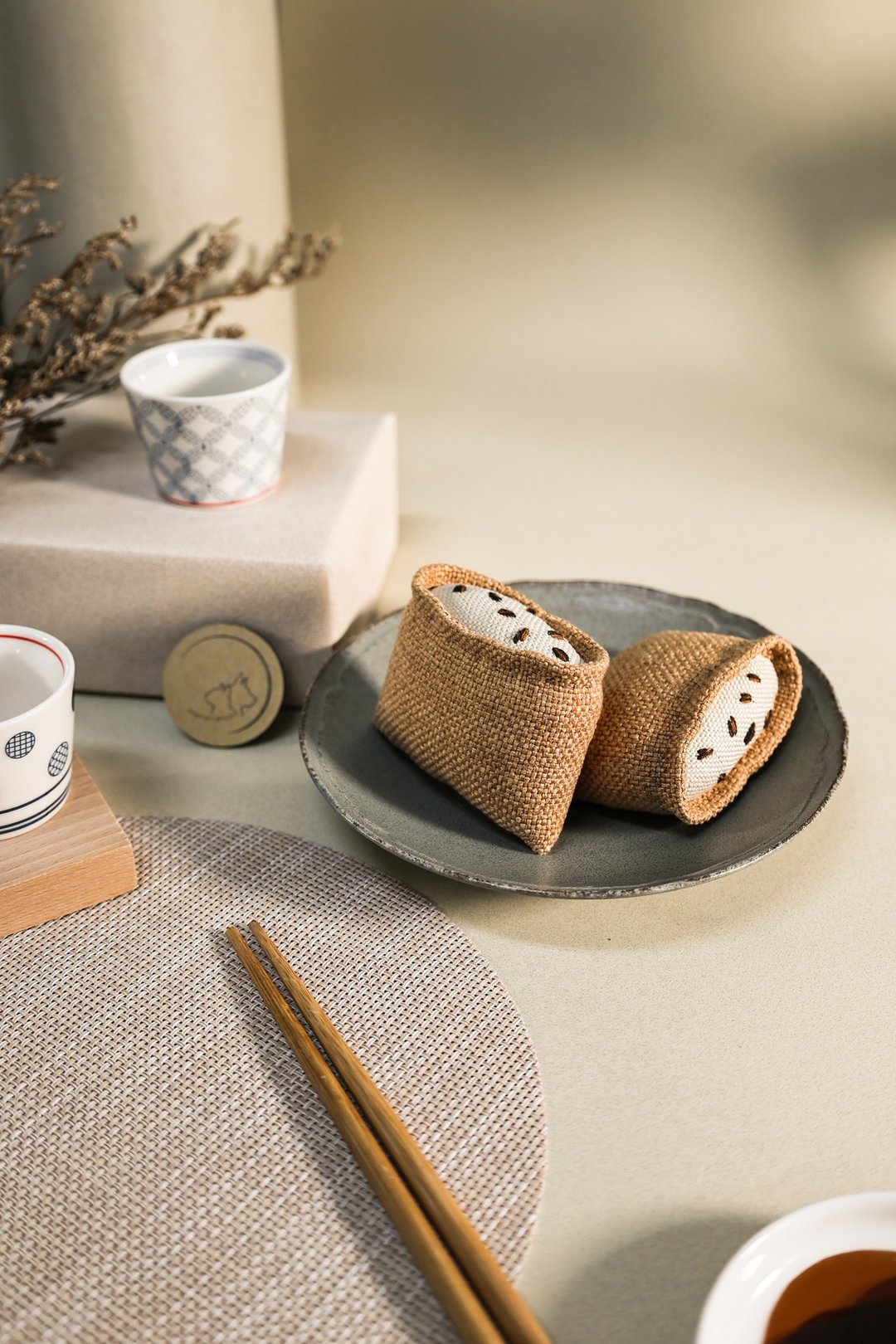 纯手缝 稻荷寿司 Inari sushi / 吊饰 / 手作布偶 / 居家摆饰 - 玩具 - 其他材质 多色