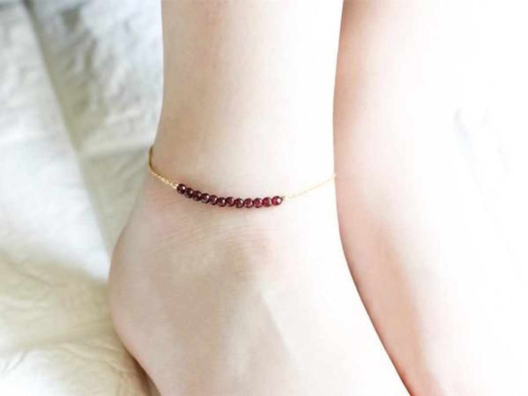 Unchanging love and deep bond Garnet's 12 anklets January birthstone - 脚链/脚环 - 其他金属 红色