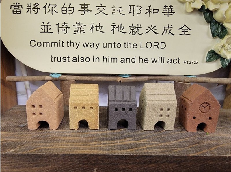 小小村 Simple Village 手作陶小房子  灰色迷你屋  四面皆有窗 - 摆饰 - 陶 灰色