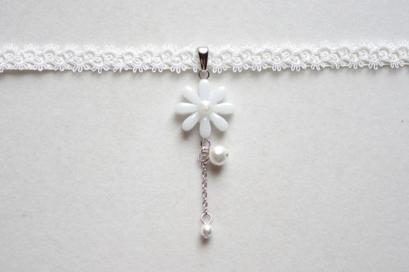 树脂艺术 方形吊坠・夜色深处 - 项链 - 树脂 白色