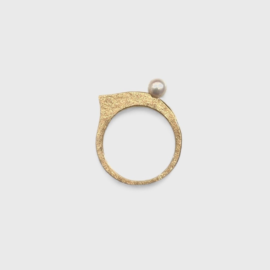 Akoya pearl drop ring Gold color - 戒指 - 宝石 金色