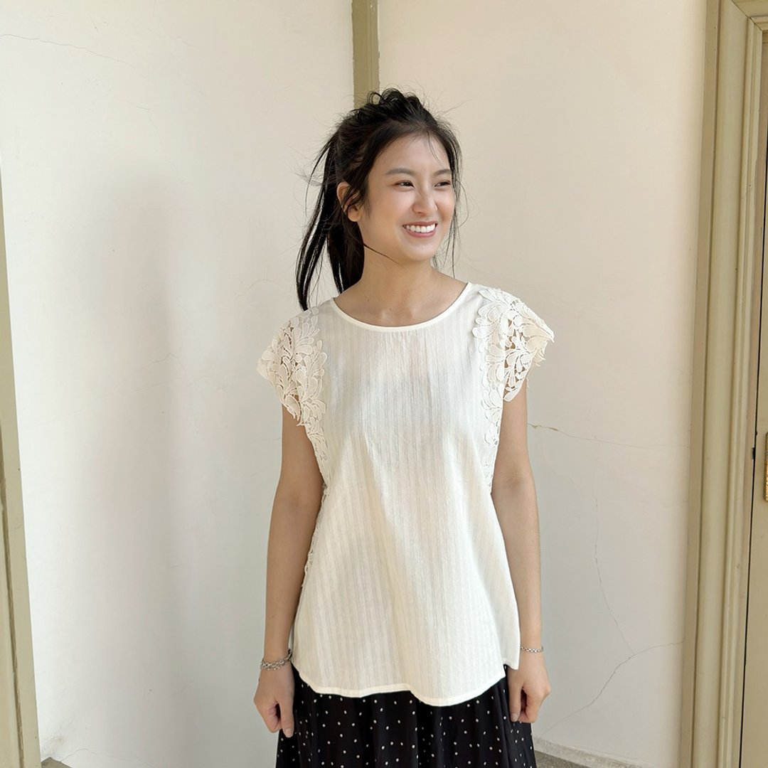Hana Mokuba 蕾丝袖拼接圆领上衣 - 女装上衣 - 其他材质 