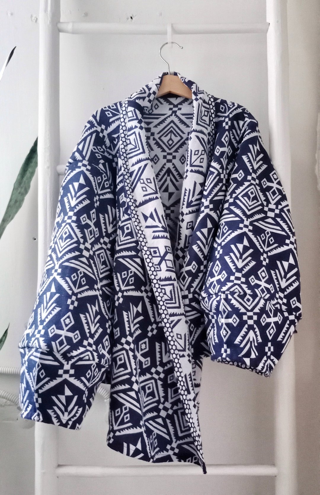 双面可穿开衿翻领钟型九分袖罩衫外套【棉质蓝白缇花布】 - 女装上衣 - 棉．麻 
