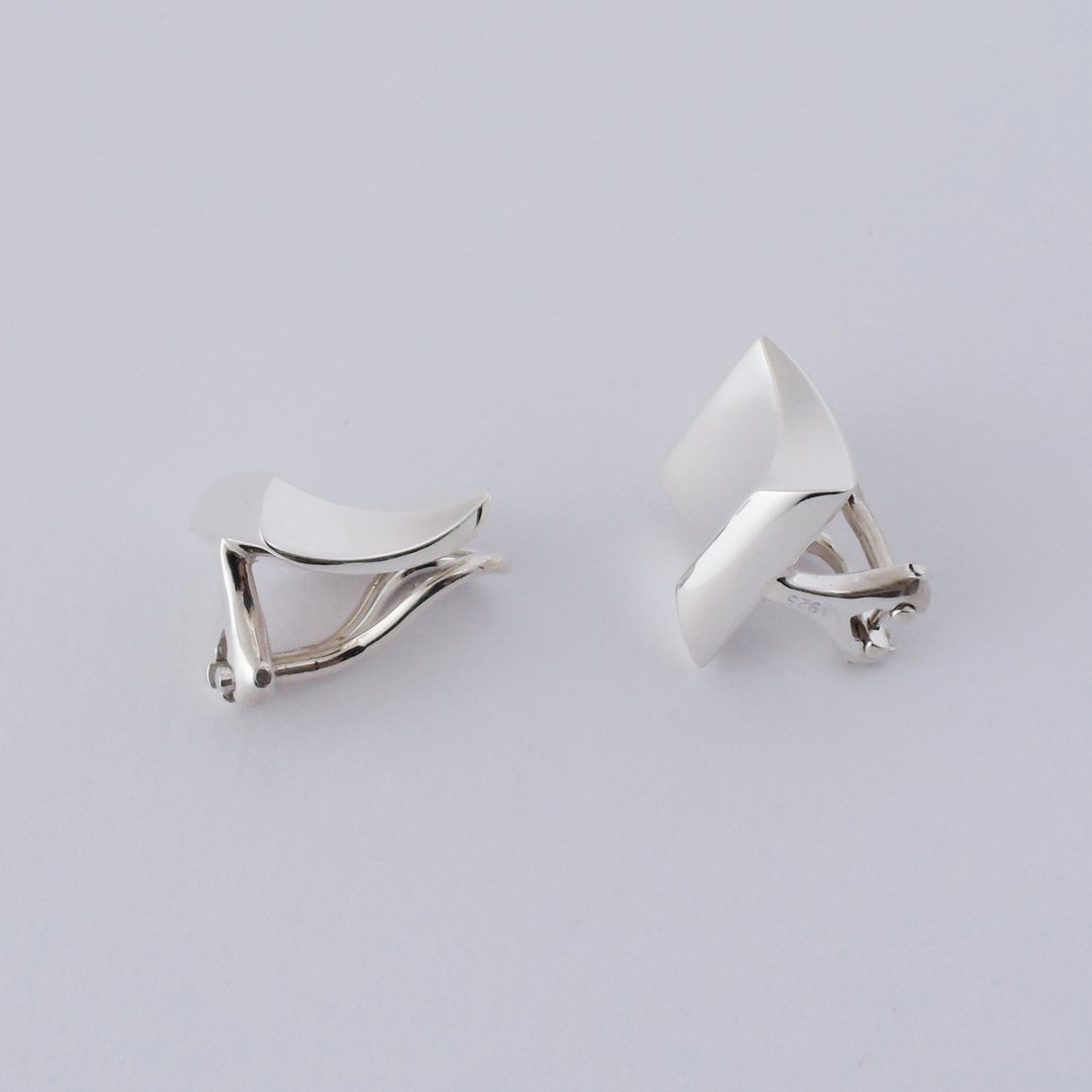 reversi earring = silver 925 earclips = - 耳环/耳夹 - 其他金属 银色