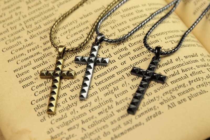 【METALIZE】Punk Rivet 铆钉十字架项链(三色) - 项链 - 其他金属 