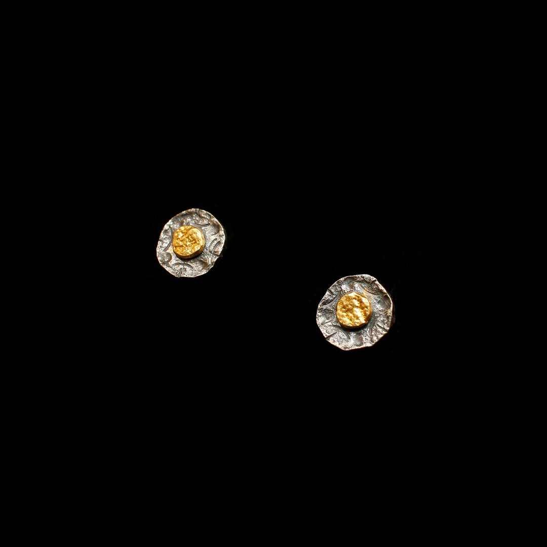 【古币系列】2方圆耳钉 _ 手打形 体厚实 古董纹 热贴多层纯金箔 - 耳环/耳夹 - 宝石 