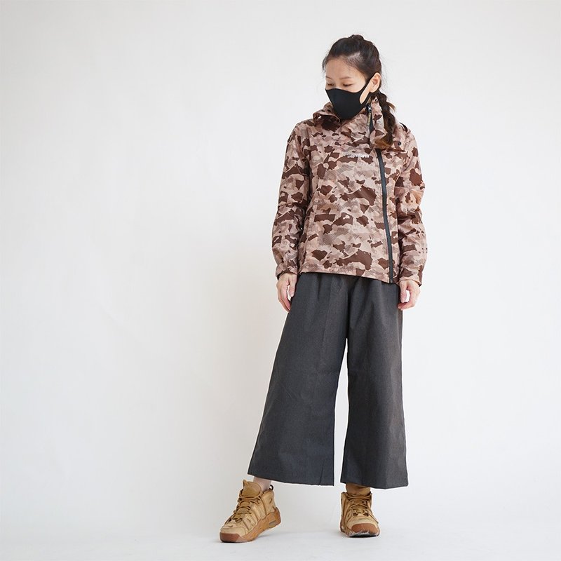 【背包款】去去雨水走斜开双拉链风雨衣+防水宽裤-卡其迷彩 - 雨伞/雨衣 - 塑料 卡其色