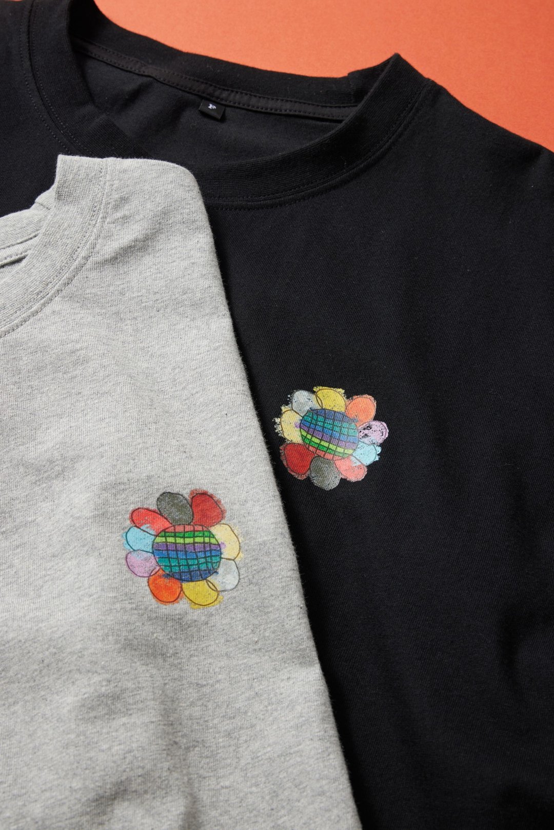 彩色小花成人T-Shirt(灰色) - 女装 T 恤 - 棉 灰色