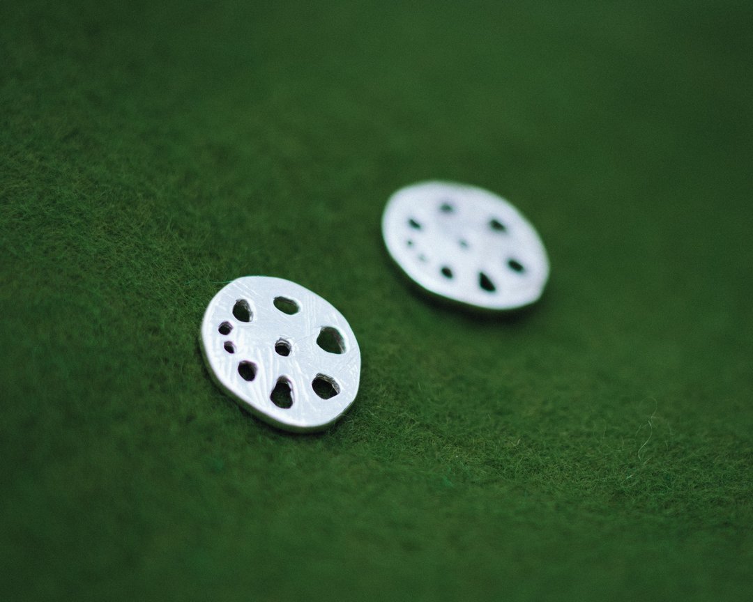 Lotus Root earrings - round earrings - Japanese - wabi sabi - hypoallergenic - 耳环/耳夹 - 银 银色