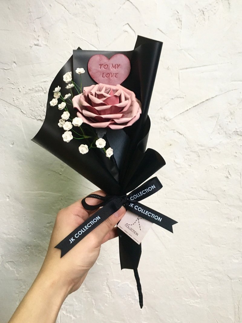 皮革蔷薇玫瑰拼皮革满天星配双面心形皮革名 - 摆饰 - 真皮 粉红色