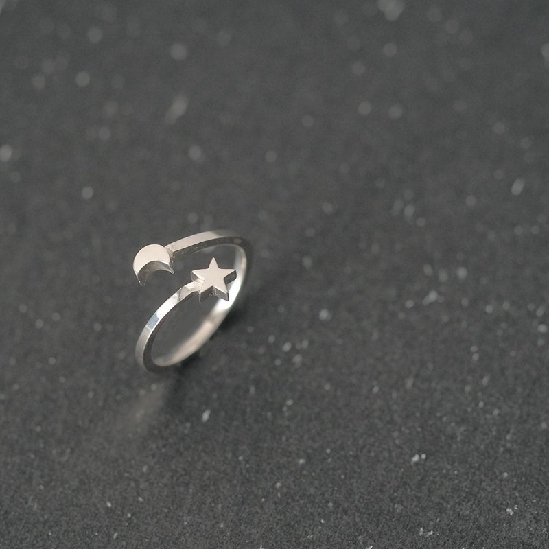 Micro tiny star & crescent moon open ring Silver 925 - 戒指 - 其他金属 银色