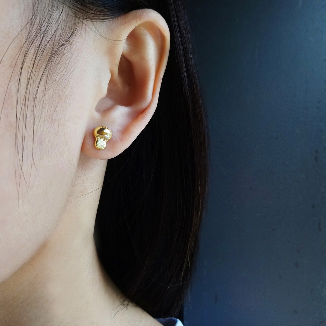 mushroom earring k_香菇耳环 K金 限量 设计师 手作 订制 珠宝 - 耳环/耳夹 - 贵金属 金色