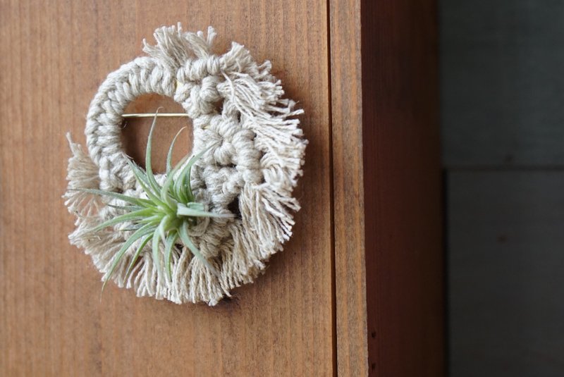 编织空气草胸针 - 原色 - 胸针 - 棉．麻 卡其色