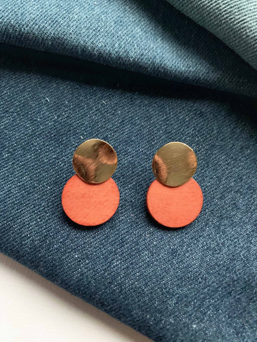 /简约系列/小众气质金属木头拼接撞色几何圆形耳钉 - 耳环/耳夹 - 其他金属 金色