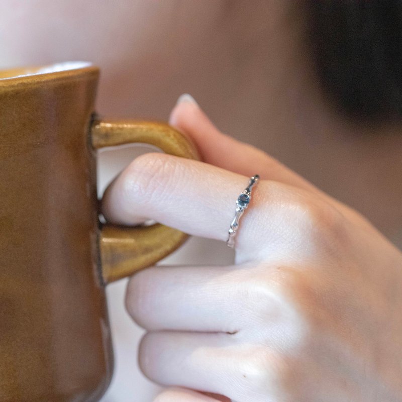 伦敦蓝托帕石925纯银竹节设计戒指 可调式戒指 - 戒指 - 宝石 银色