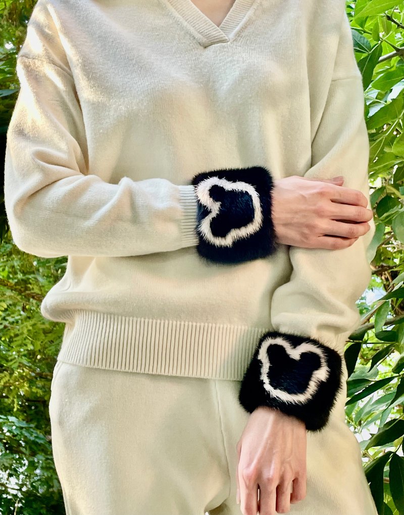 Slap on cuffs / Fur bracelets / Wristband - 手链/手环 - 其他材质 多色