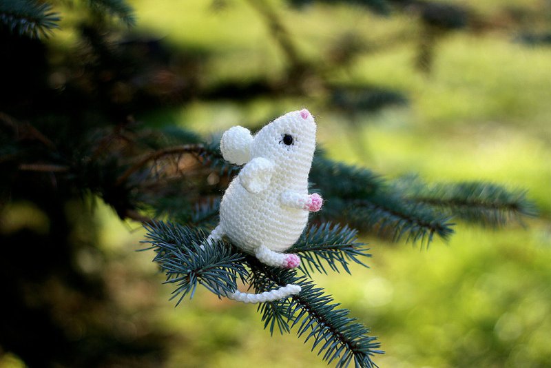 Crochet mouse toy, handmade amigurumi mouse, crochet mouse, soft crochet toy - 玩具/玩偶 - 羊毛 