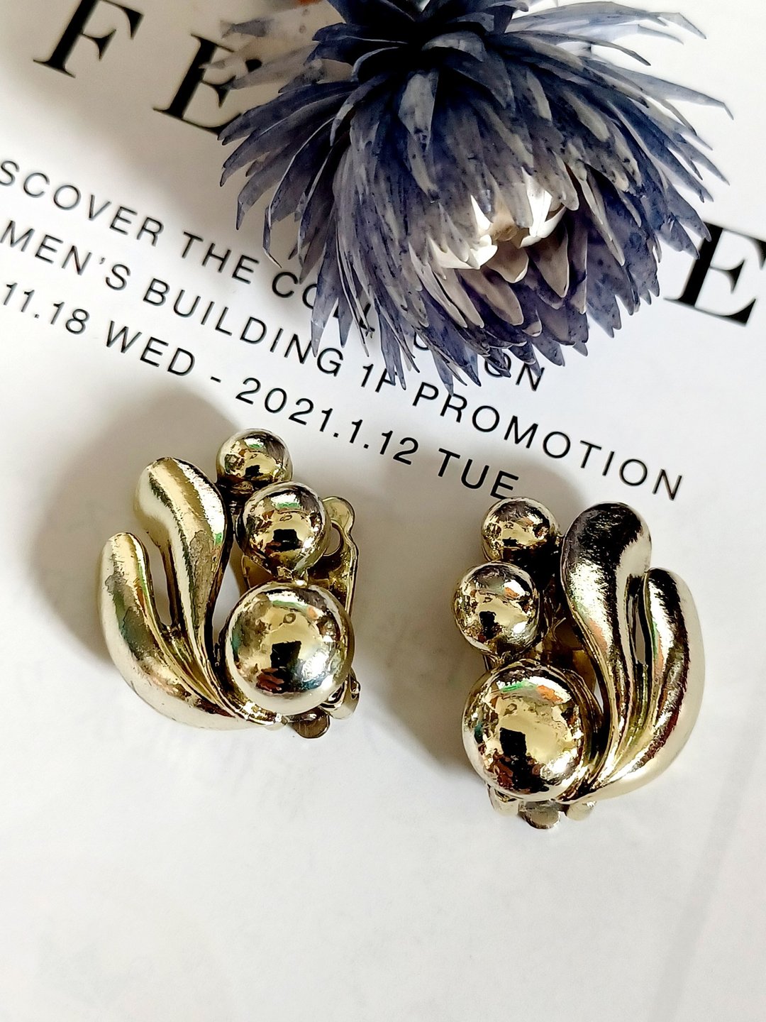 vintage jewelry Coro 金色现代风格 夹式耳环 - 耳环/耳夹 - 其他金属 