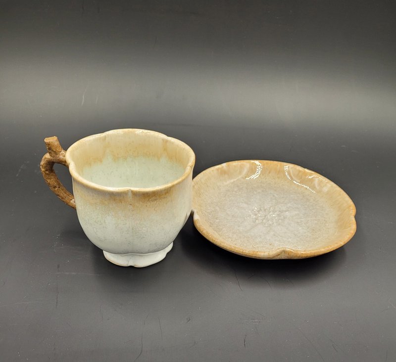 梅花造型杯 手作咖啡杯 梅花咖啡杯 花形咖啡杯 可爱杯子 咖啡杯 - 咖啡杯/马克杯 - 陶 