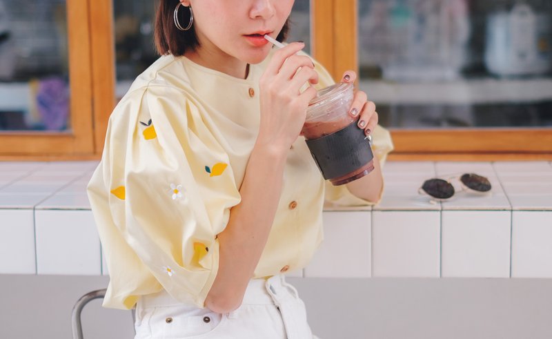 Juliet 宽版棉质上衣 : Light Yellow 浅黄色 - 女装上衣 - 棉．麻 黄色