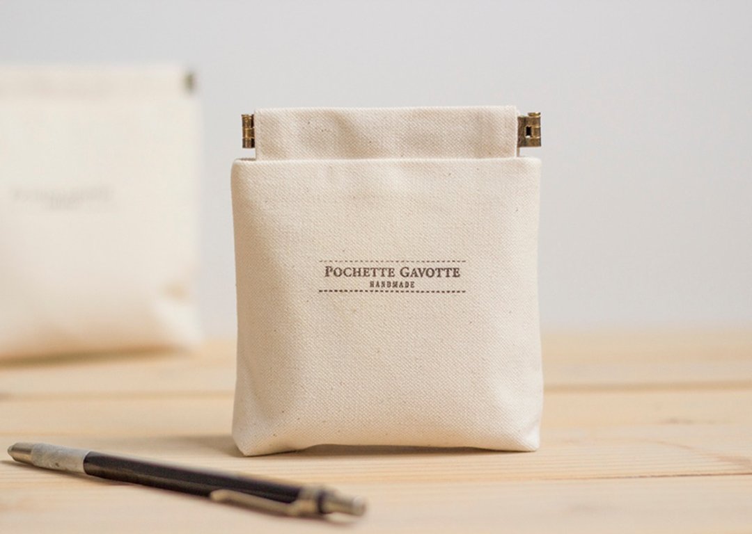 Small pouch jewelry case accessory case - 耳机收纳 - 其他材质 白色