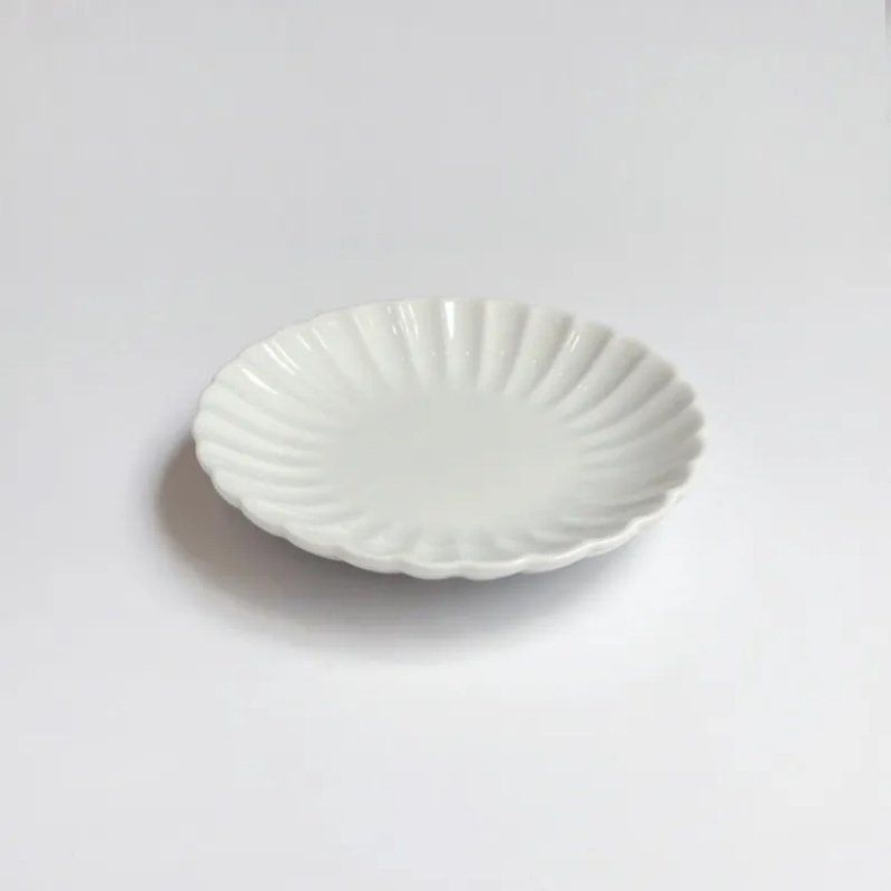 【303select】有田烧 日本 白瓷菊型小皿 - 盘子/餐盘/盘架 - 瓷 