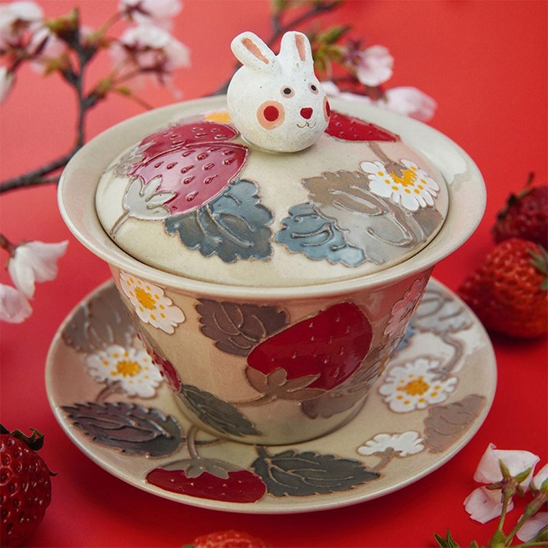 手繪草莓兔三才碗 | 釉下彩陶瓷蓋碗 | 日式手工單泡茶 - 茶具/茶杯 - 瓷 多色