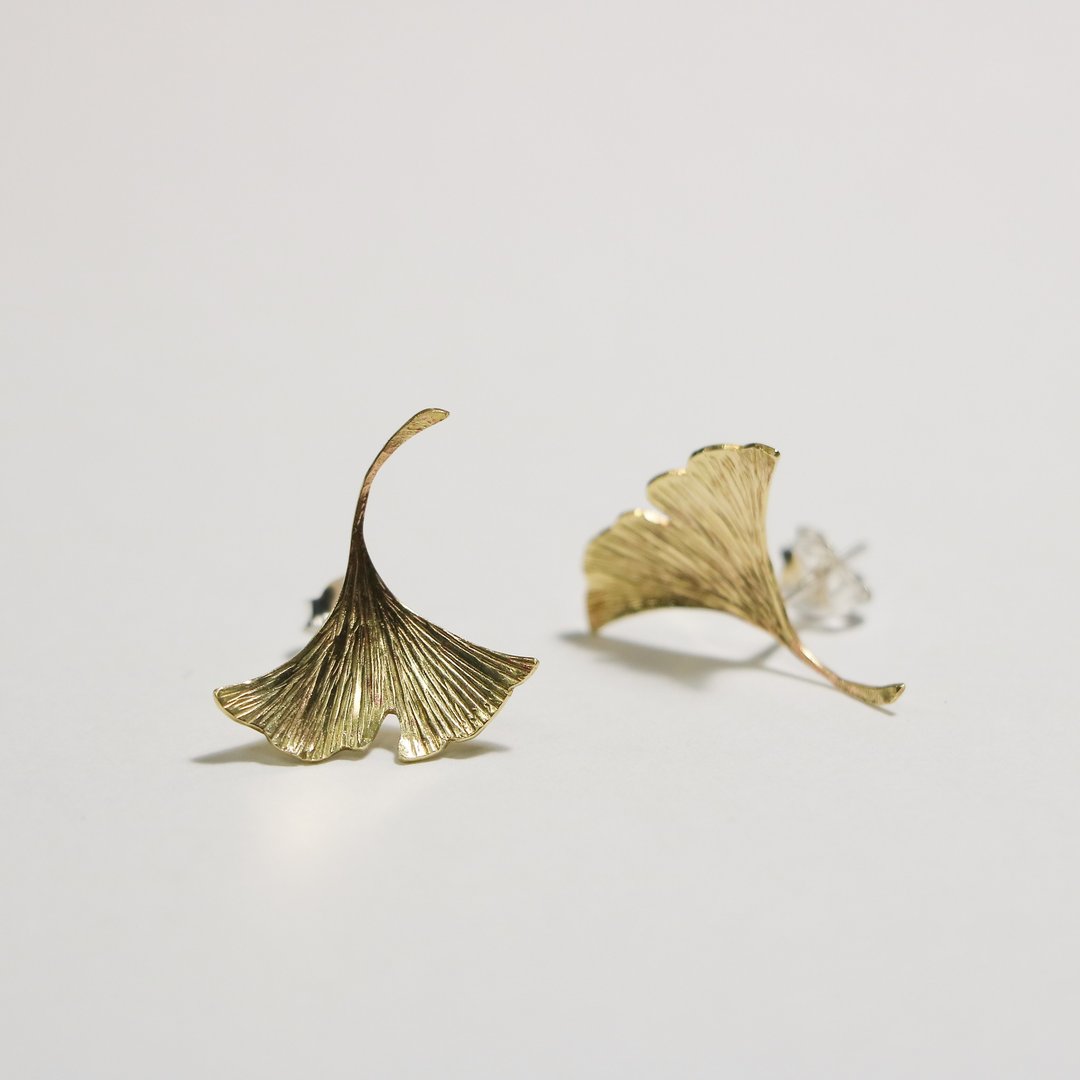 植物描绘系列 | 银杏耳环 - 耳环/耳夹 - 其他金属 金色