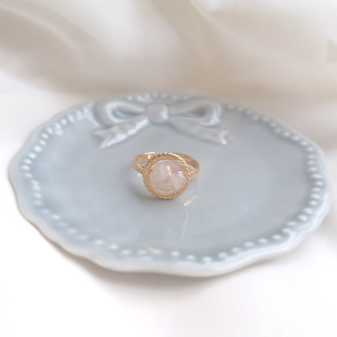 Natural stone rose quartz circle ring (Druzy style, free size) - 戒指 - 树脂 粉红色
