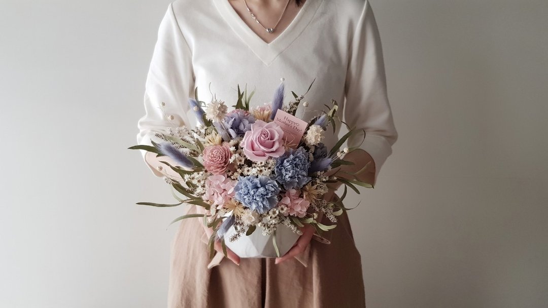 Love妈咪|母亲节|永生花+干燥花|梦幻康乃馨盆花|粉蓝 - 干燥花/捧花 - 植物．花 粉红色