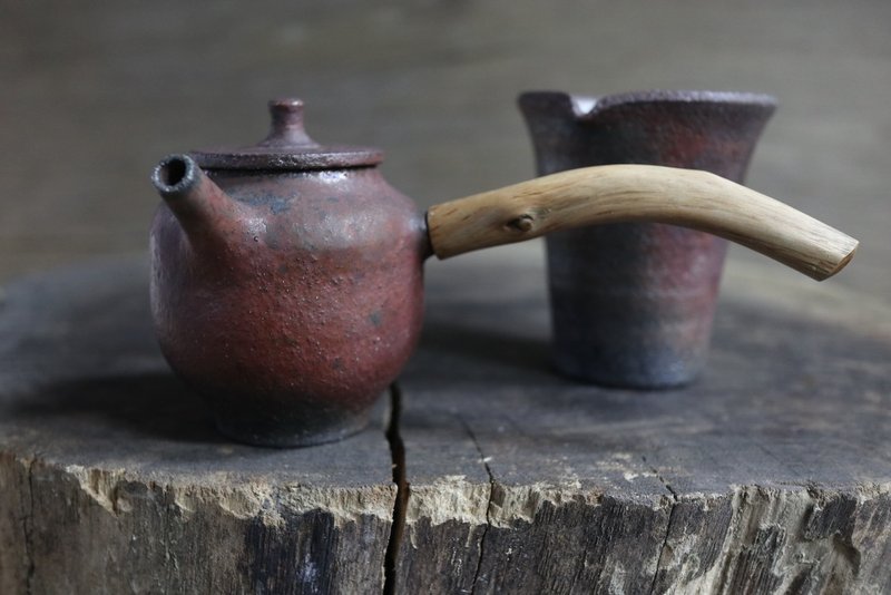 赤烬侧把壶与匀杯组 - 茶具/茶杯 - 陶 红色