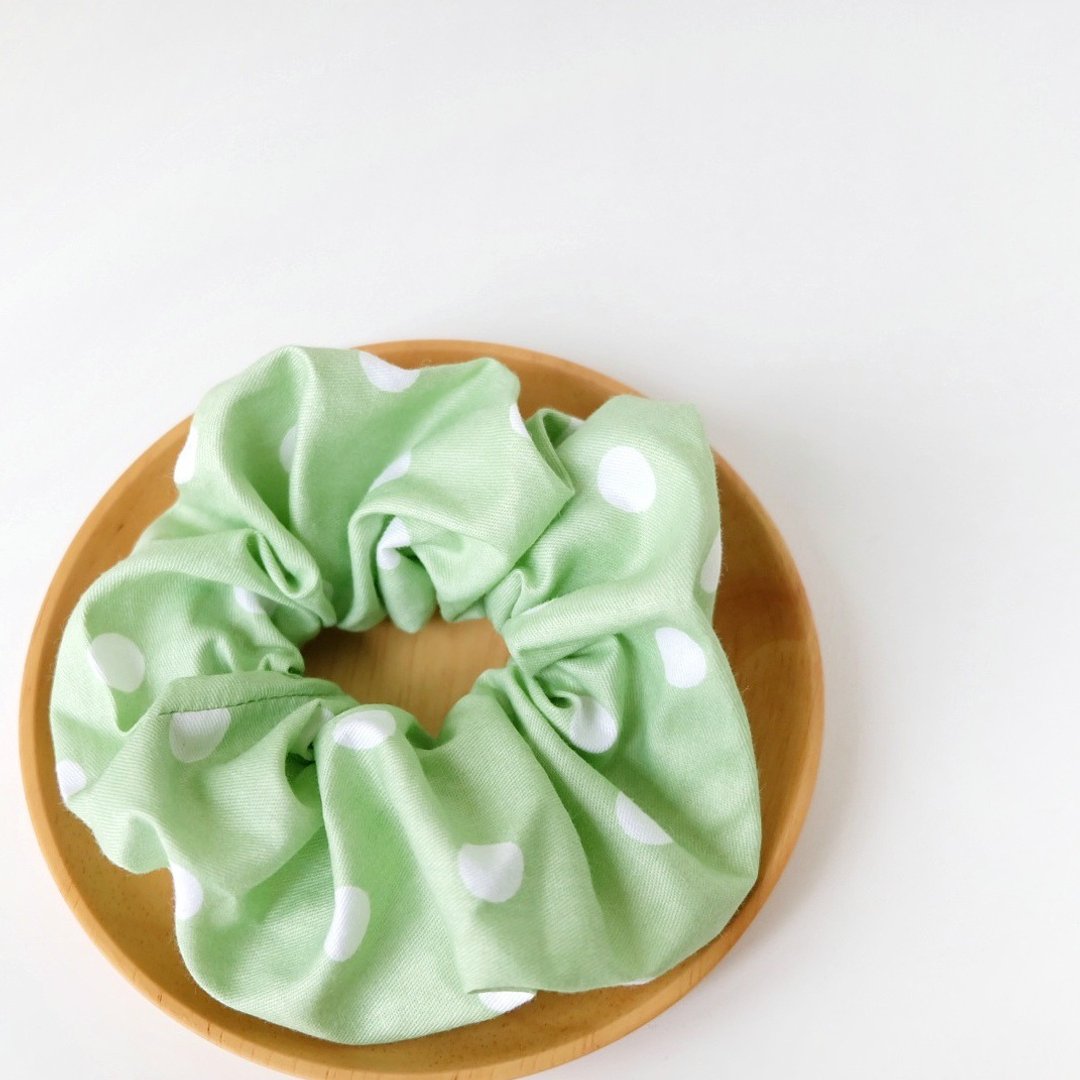 Handmade by Beatrice | 手工纯棉大波点 大肠发圈 - 发饰 - 棉．麻 绿色