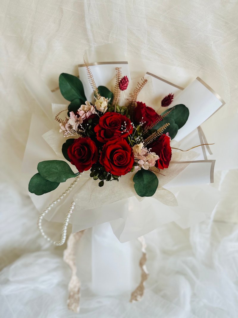 永生花珍珠玫瑰花束 经典红色 - 干燥花/捧花 - 植物．花 红色