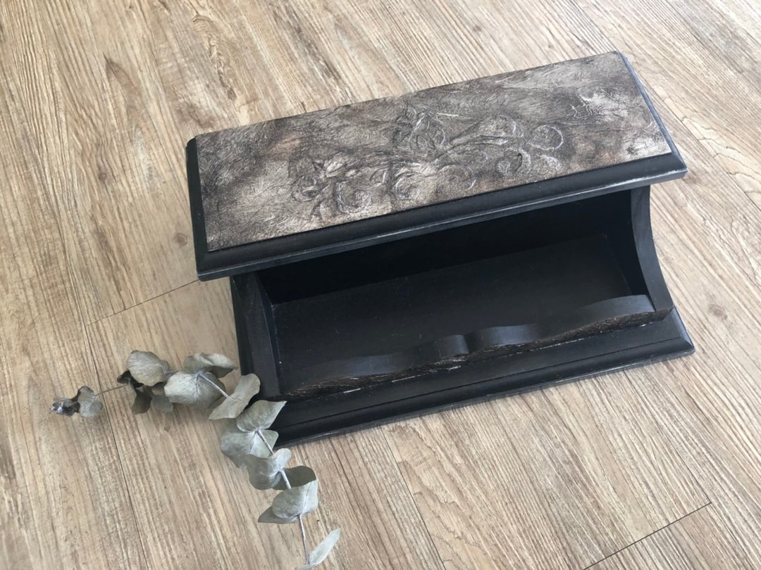 岁末出清 醇厚爸锡雕桌上置物盒 锡雕 可客订【限量现货款】 五倍 - 纸盒/包装盒 - 木头 黑色