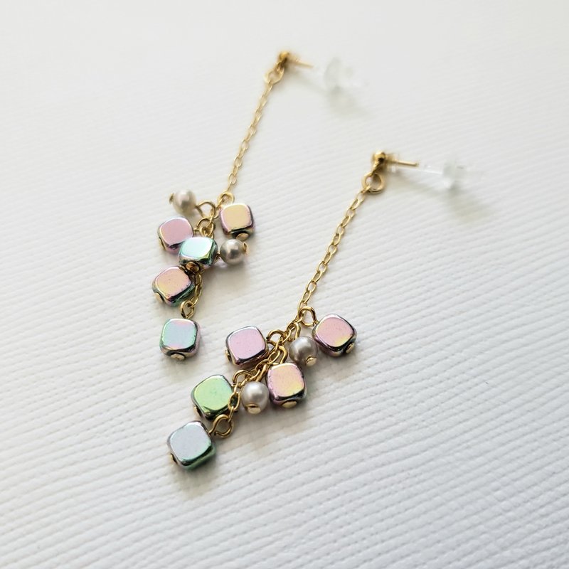 hematine and freshwater pearl pierced earrings or clip-on earrings - 耳环/耳夹 - 半宝石 银色