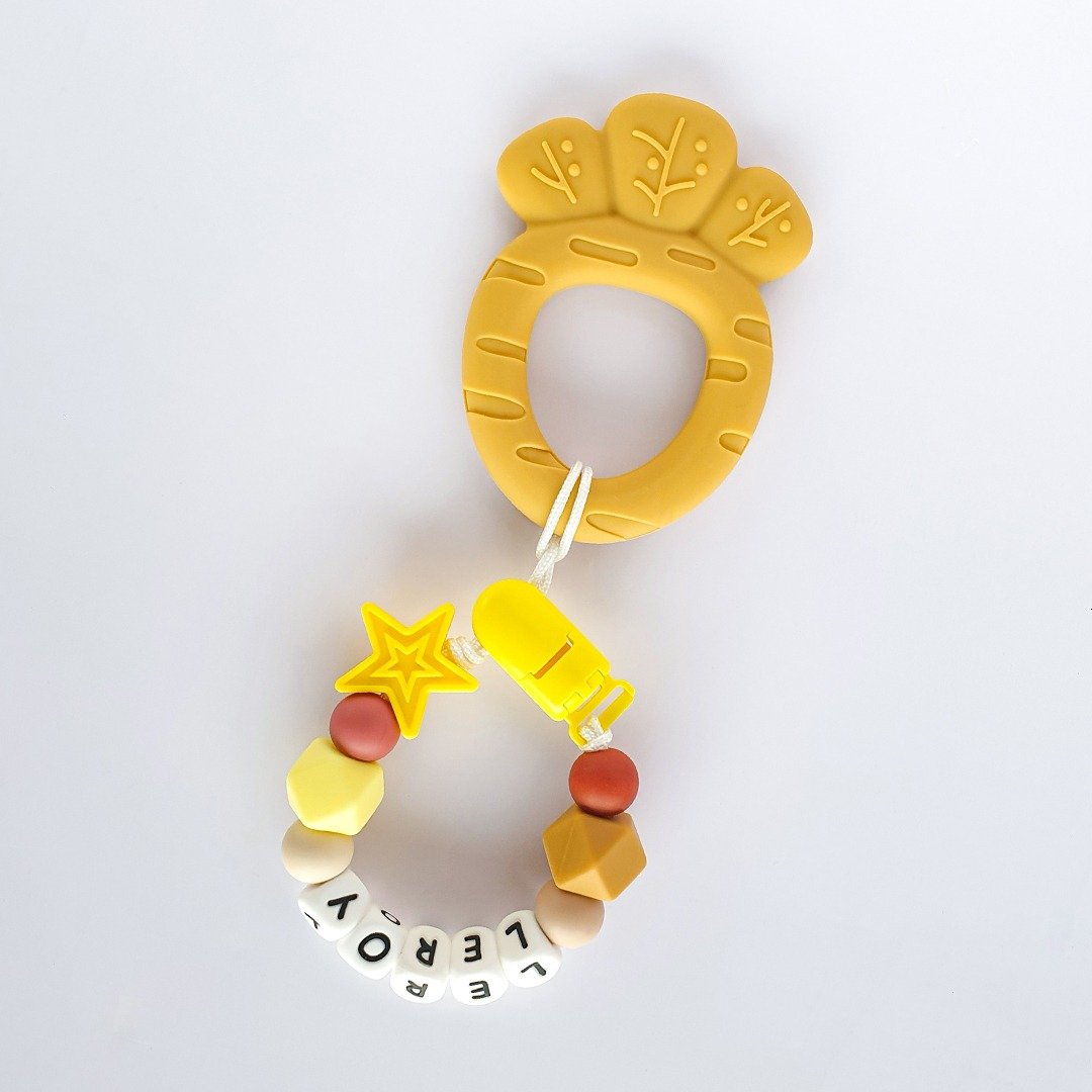 LEROY 星星 芥末色胡萝卜固齿器 / 定制化奶嘴链 - 玩具/玩偶 - 其他材质 多色