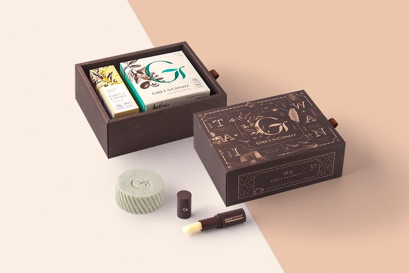 【绿果】中秋节礼盒 月亮皂祝福礼盒 手工皂 护唇膏 附提袋 - 防蚊用品 - 其他材质 多色