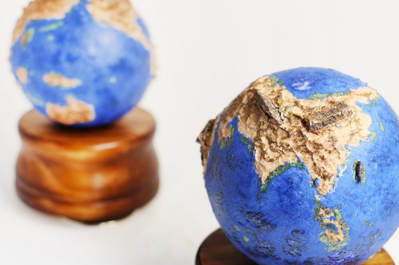 陶塑地球音乐盒－无极圈基本款--纯手工--手作--陶土--上釉--木座 - 花瓶/陶器 - 陶 蓝色