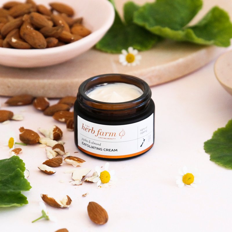Herb Farm 荷荷巴杏仁去角质霜, 熟龄皮肤 - 日霜/晚霜 - 浓缩/萃取物 白色