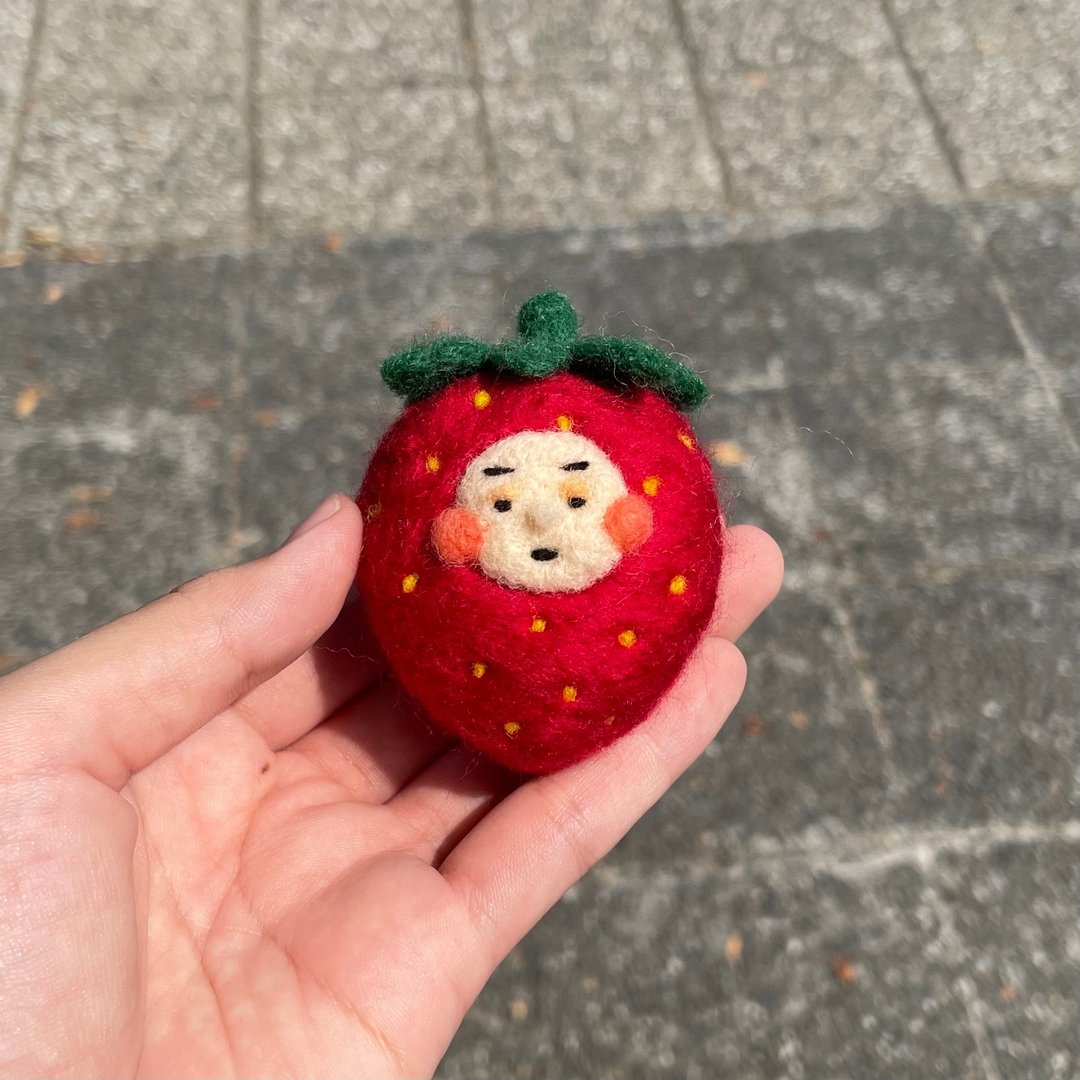 草莓羊毛毡别针/吊饰 - 钥匙链/钥匙包 - 羊毛 红色