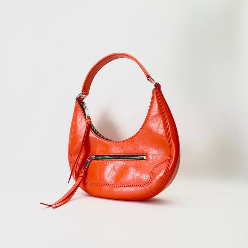 Marc Jacobs 复古橘红色皮革新月肩背包Y2K 风格・轻便百搭 - 侧背包/斜挎包 - 真皮 红色