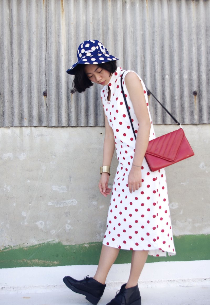 4.5studio-设计手作- 白底红点针织POLO无袖燕尾洋装 - 洋装/连衣裙 - 聚酯纤维 白色