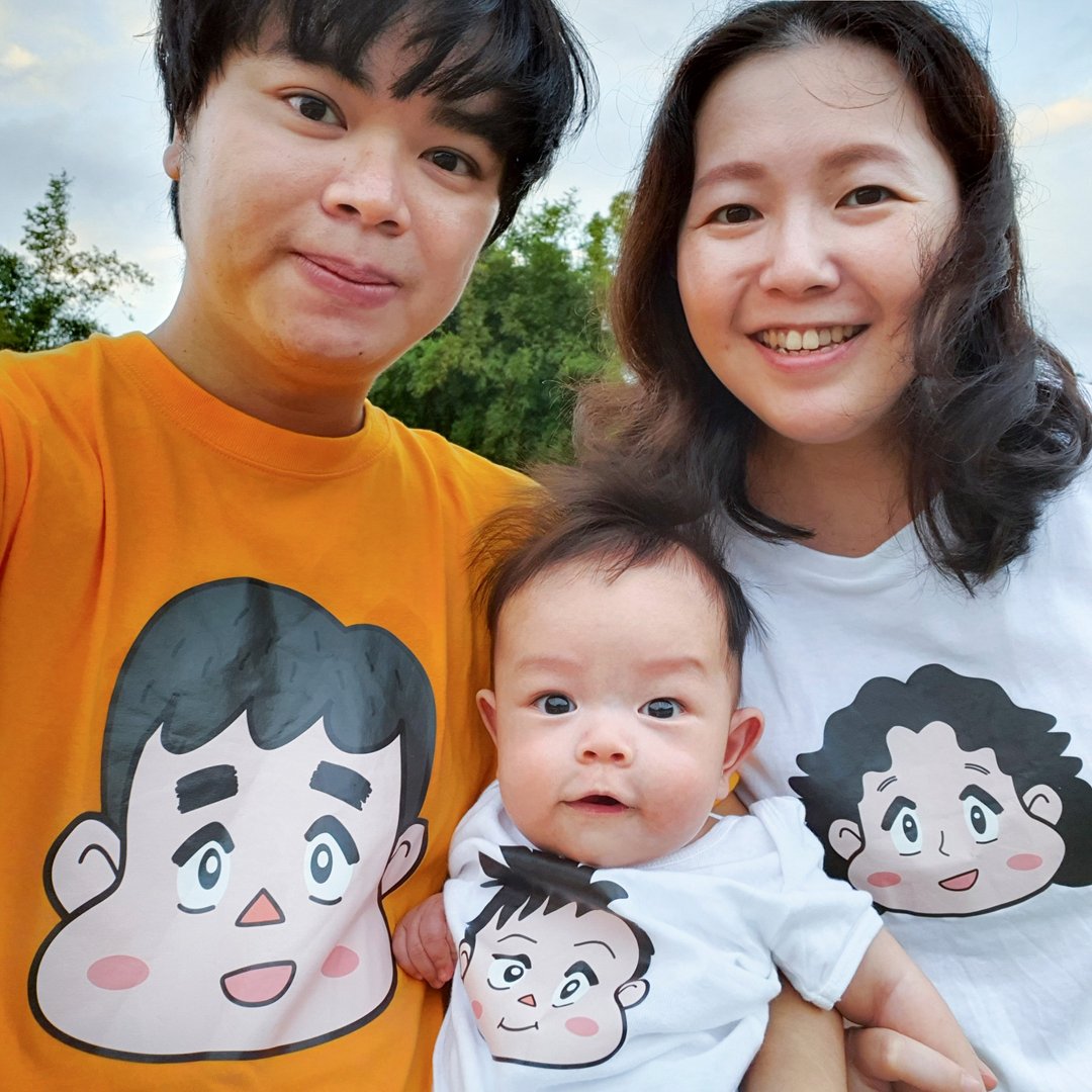 【定制化似颜绘人像T恤 】亲子/情侣/夫妻装 我叫KIKI桑X制衣研究 - 女装 T 恤 - 棉 白色